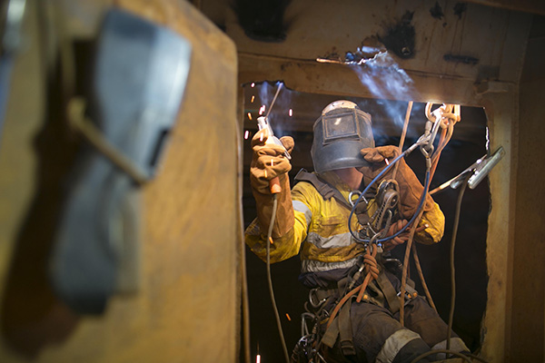 How to work safely in confined spaces